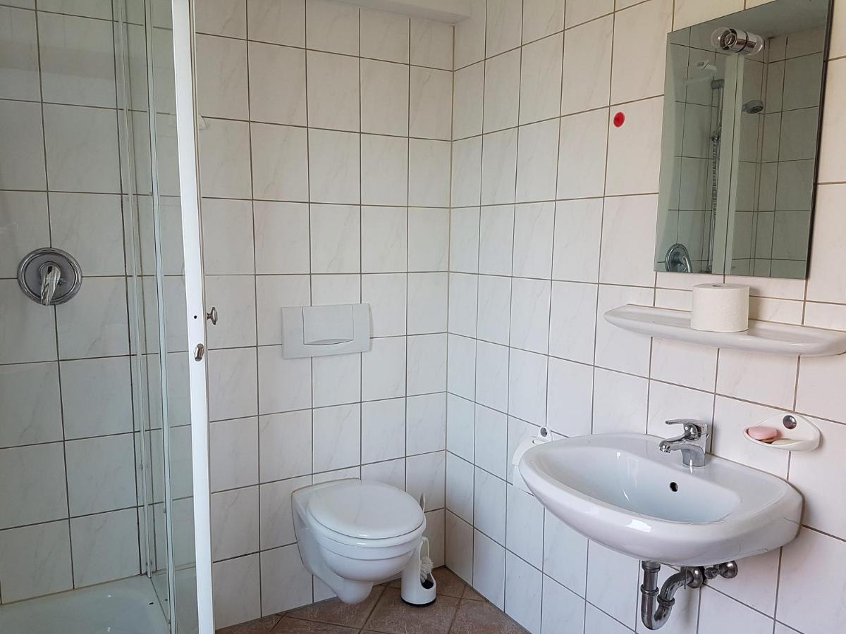 Monteurwohnungen Goeb - Nicht Fuer Urlaubsgaeste Geisa Esterno foto