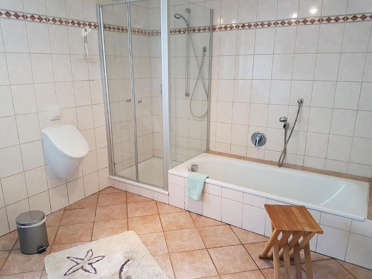 Monteurwohnungen Goeb - Nicht Fuer Urlaubsgaeste Geisa Esterno foto